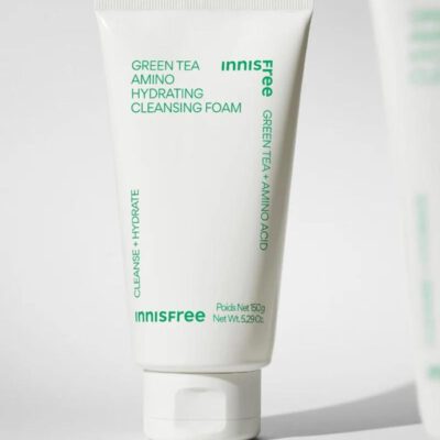 Sữa Rửa Mặt Innisfree Trà Xanh 150g chụp góc nghiêng tự nhiên