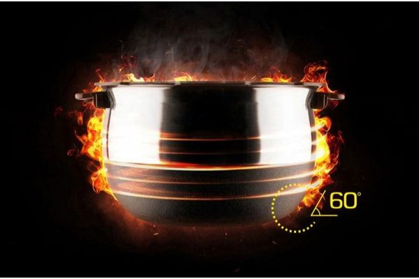 Lòng nồi inox cong 60 độ phủ X-Wall Black của nồi cơm điện Cuckoo