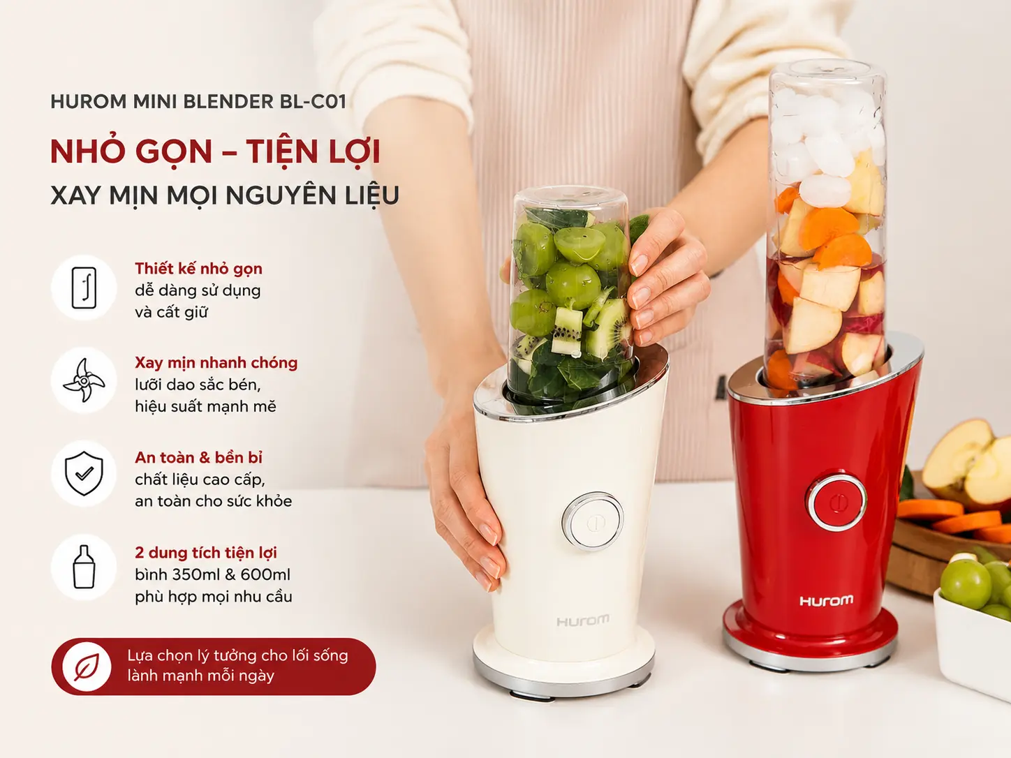 Máy xay sinh tố Hurom Mini Blender chính hãng BL-C01 đang xay trái cây và rau củ, phù hợp chế biến sinh tố, smoothie và đồ uống dinh dưỡng hằng ngày.