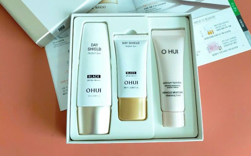 Kem Chống Nắng OHUI Day Shield Perfect Sun Black