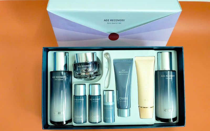 Tinh chất Essence và kem dưỡng Ohui Tím Baby Collagen giúp bổ sung collagen, dưỡng ẩm sâu và giảm nếp nhăn cho làn da mềm mịn, săn chắc