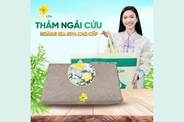 Logo thương hiệu Happy Life chính hãng, biểu tượng chất lượng và uy tín trong lĩnh vực thảm ngải cứu và sản phẩm chăm sóc sức khỏe thiên nhiên.