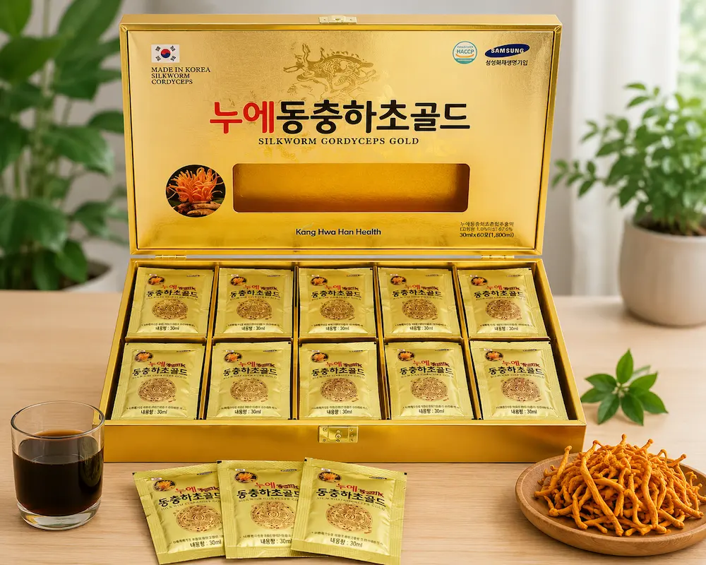 Hộp đông trùng hạ thảo Hàn Quốc mở nắp với các gói sản phẩm bên trong